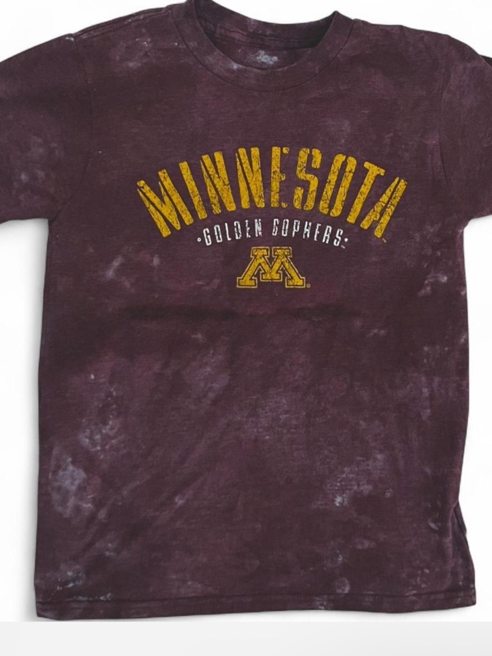 Distressed Minnesota Golden Gophers Maroon Graphic Snug Fit Tee S